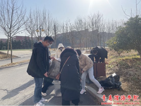提高全体党员的党性修养
