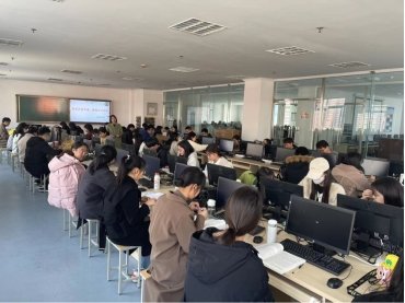 为了让同学们更好地规划未来职业发展