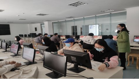 安翠平老师在雍德楼213教室为201