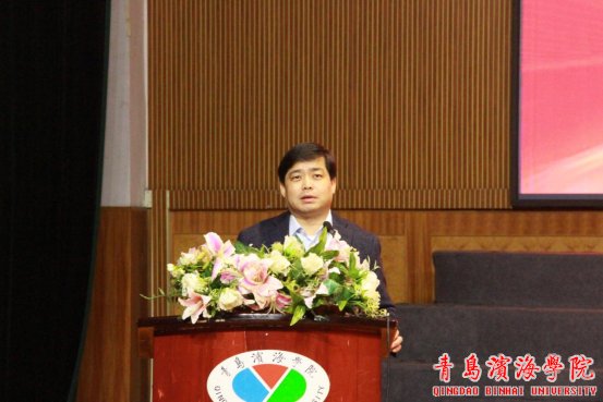 10在校礼堂召开以“榜样引领