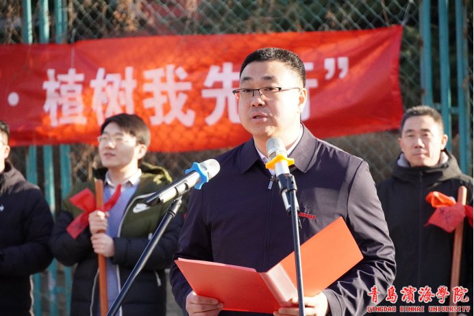 继承和发扬雷锋精神
