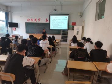杨老师从毕业论文的选题要求