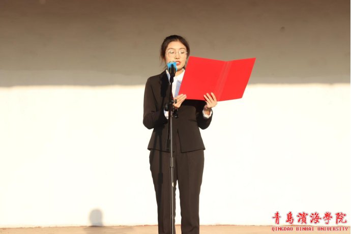 各师生代表参加本次活动