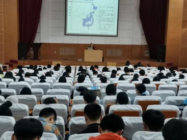 李老师首先全面介绍了山东自由贸易试验